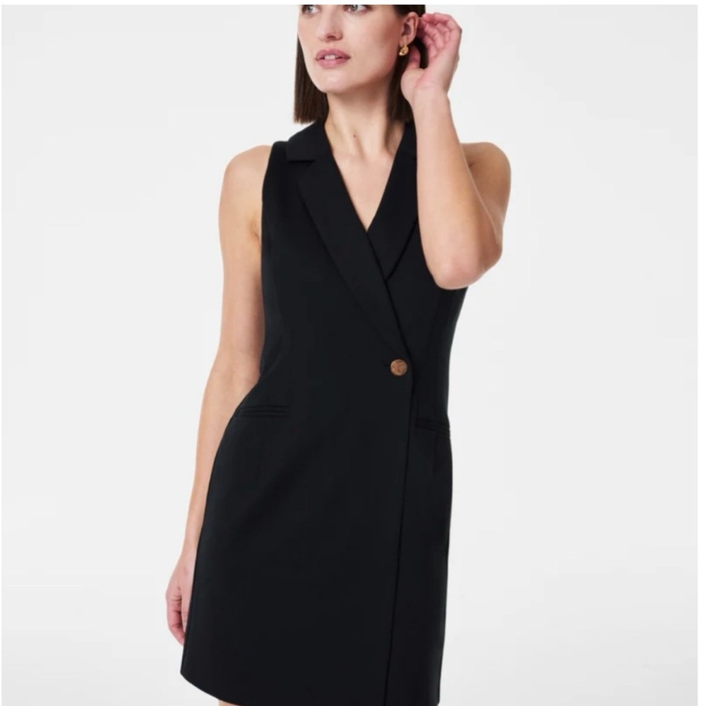 ✨PRICE DROP✨SPANX THE PERFECT VEST DRESS NWT